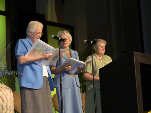 LCWR presidents welcome the approximately 750 members to the assembly